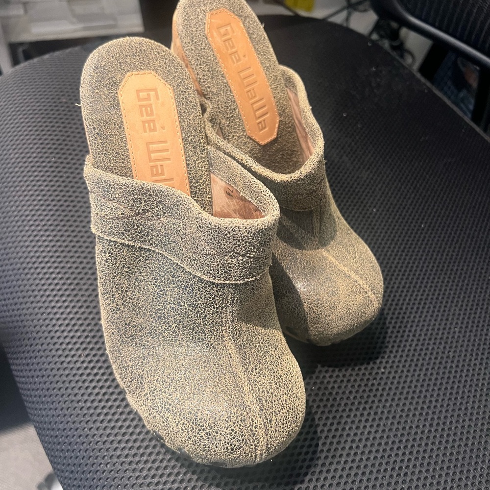 Gee‎ Wawa Anthropologie Women's Tan Clogs sz 7.5